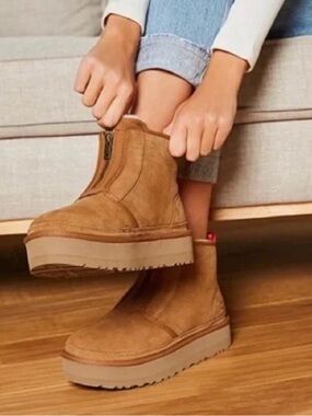 UGG Women's Neumel Zip Platform Boots in Chestnut (size 9)